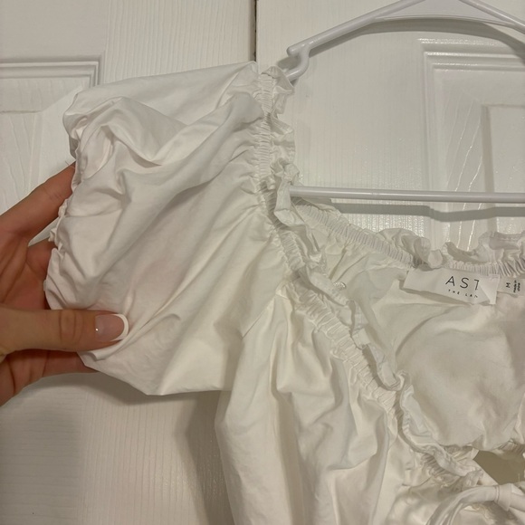 ASTR The Label Verana Cut Out Puff Sleeve Dress White - Picture 5 of 9